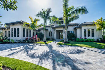 Seamless aluminum gutter run on an Ocala home